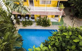 Hotel Laura'S House